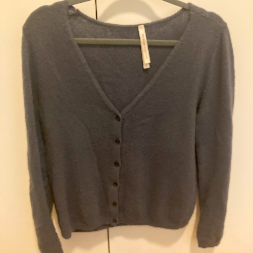 Group Babaton button up sweater!